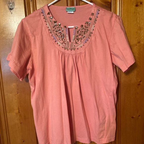 Size Medium Womens top Sara Morgan sequins on front - Picture 1 of 4